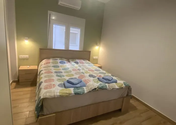 Renovated With Separate Access Apartament Salonic