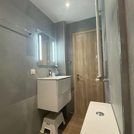 Renovated With Separate Access * סלוניקי